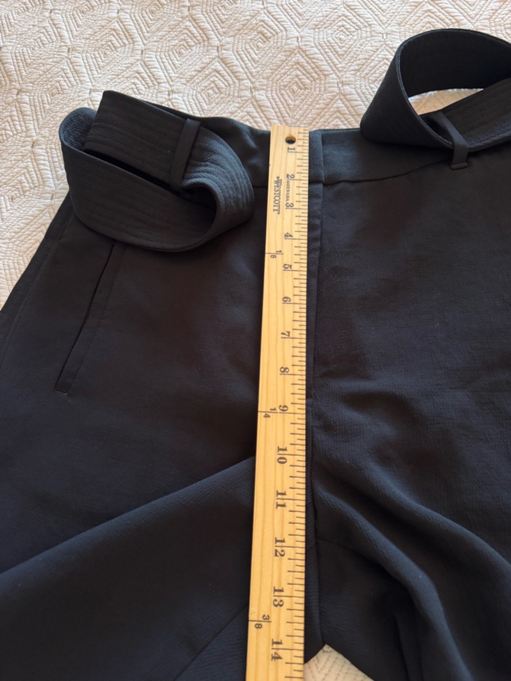 ARITZIA WILFRED Tie Waist Pants Womens Size 4 Black High Waist
Belted Crepe - Picture 12 of 16